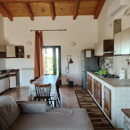 Casale Nel بيت للعطل سان فيتو كييتينو