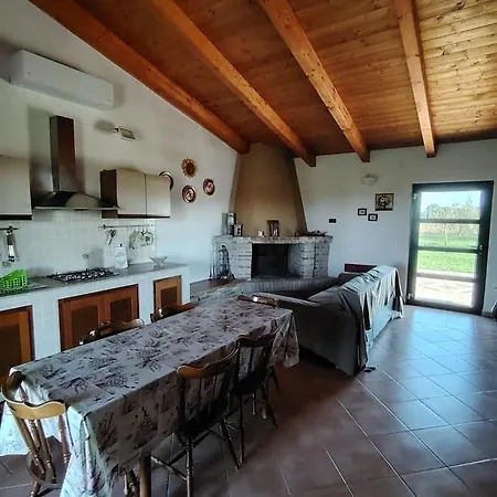 Casale Nel سان فيتو كييتينو